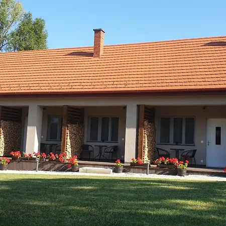 Resort Vízparti üdülő