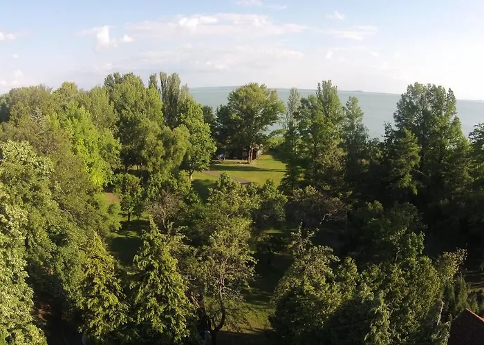 Resort Vizparti Ueduelo Zánka